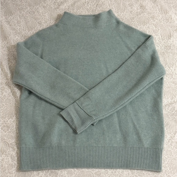 Tahari Sweaters - Cashmere Sea Green Women’s Turtleneck Sweater